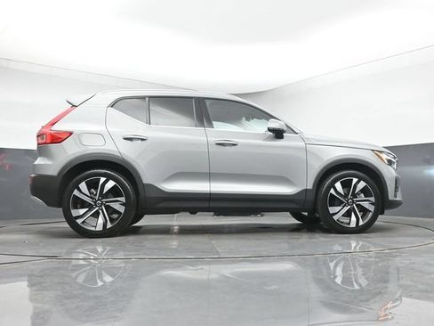 Used 2024 Volvo XC40 B5 Plus w/ Climate Package AWD/4WD image 42