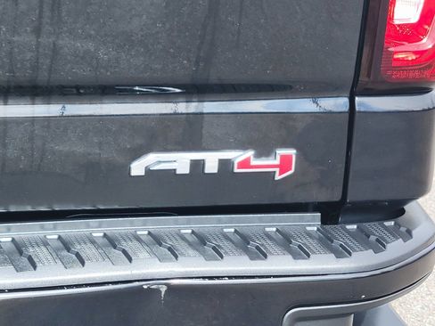 Used 2021 GMC Sierra 1500 AT4 image 11