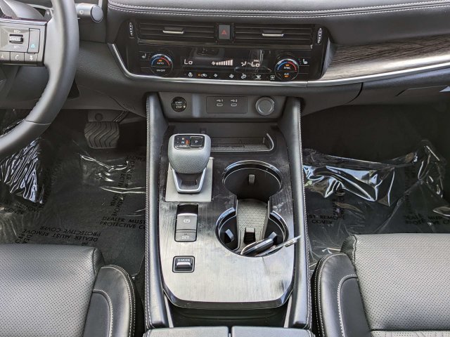 Certified 2025 Nissan Rogue Platinum FWD image 20