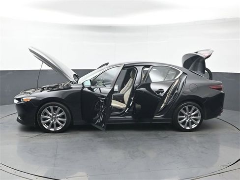 Used 2019 MAZDA MAZDA3 Sedan image 43