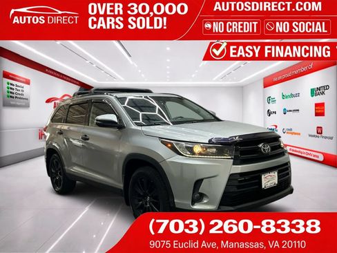 Used 2019 Toyota Highlander SE AWD/4WD image 1