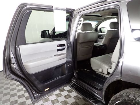 Used 2017 Toyota Sequoia Limited w/ Safety & Convenience Package AWD/4WD image 38