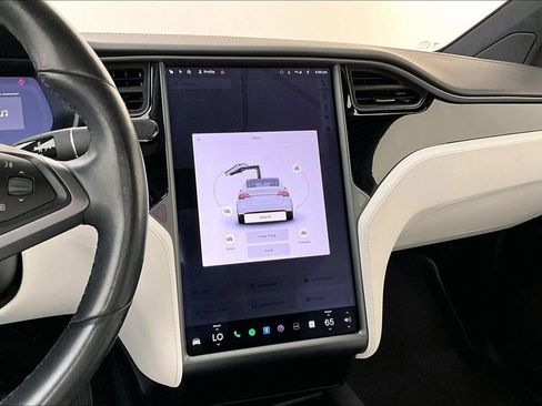 Used 2018 Tesla Model X 75D image 9