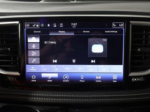 Used 2023 Chrysler Pacifica Touring-L FWD image 42