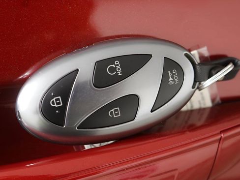New 2025 Hyundai Elantra Limited FWD image 16