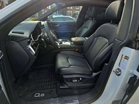 Used 2025 Audi Q8 Prestige w/ Prestige Package image 4