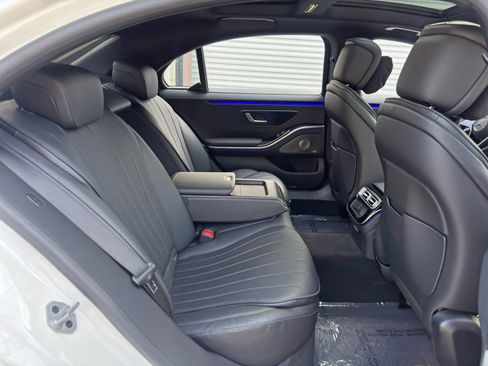 Used 2022 Mercedes-Benz S 500 4MATIC w/ AMG Line Package image 49
