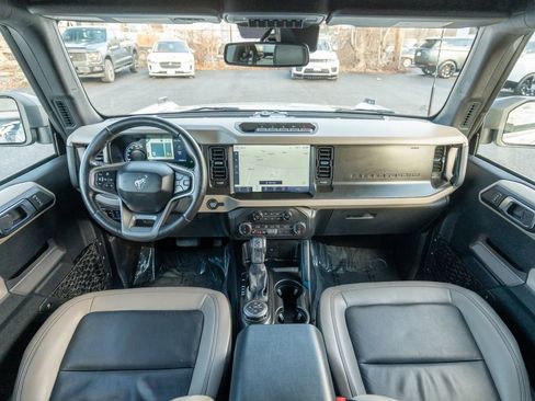 Used 2022 Ford Bronco Wildtrak image 17