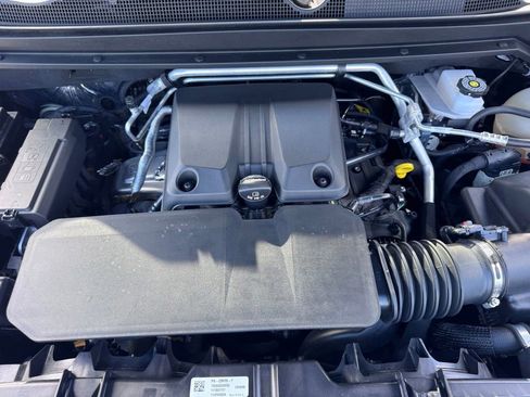 Used 2024 Chevrolet Colorado ZR2 w/ ZR2 Convenience Package III AWD/4WD image 32