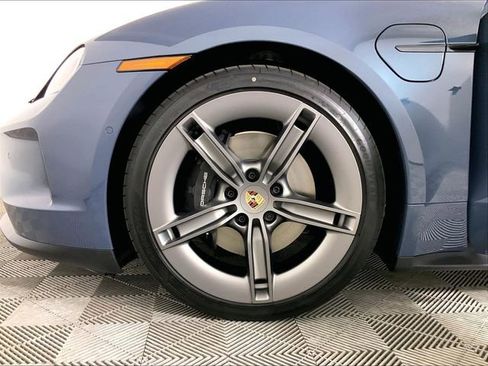 Used 2025 Porsche Taycan image 23