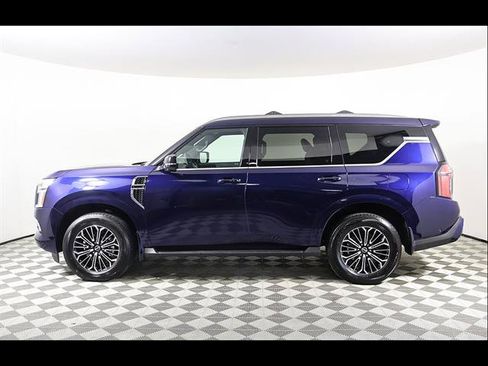 Used 2025 Nissan Armada Platinum RWD image 3