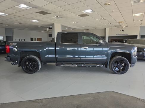 Used 2017 Chevrolet Silverado 1500 LTZ Z71 w/ LTZ Plus Package AWD/4WD image 8
