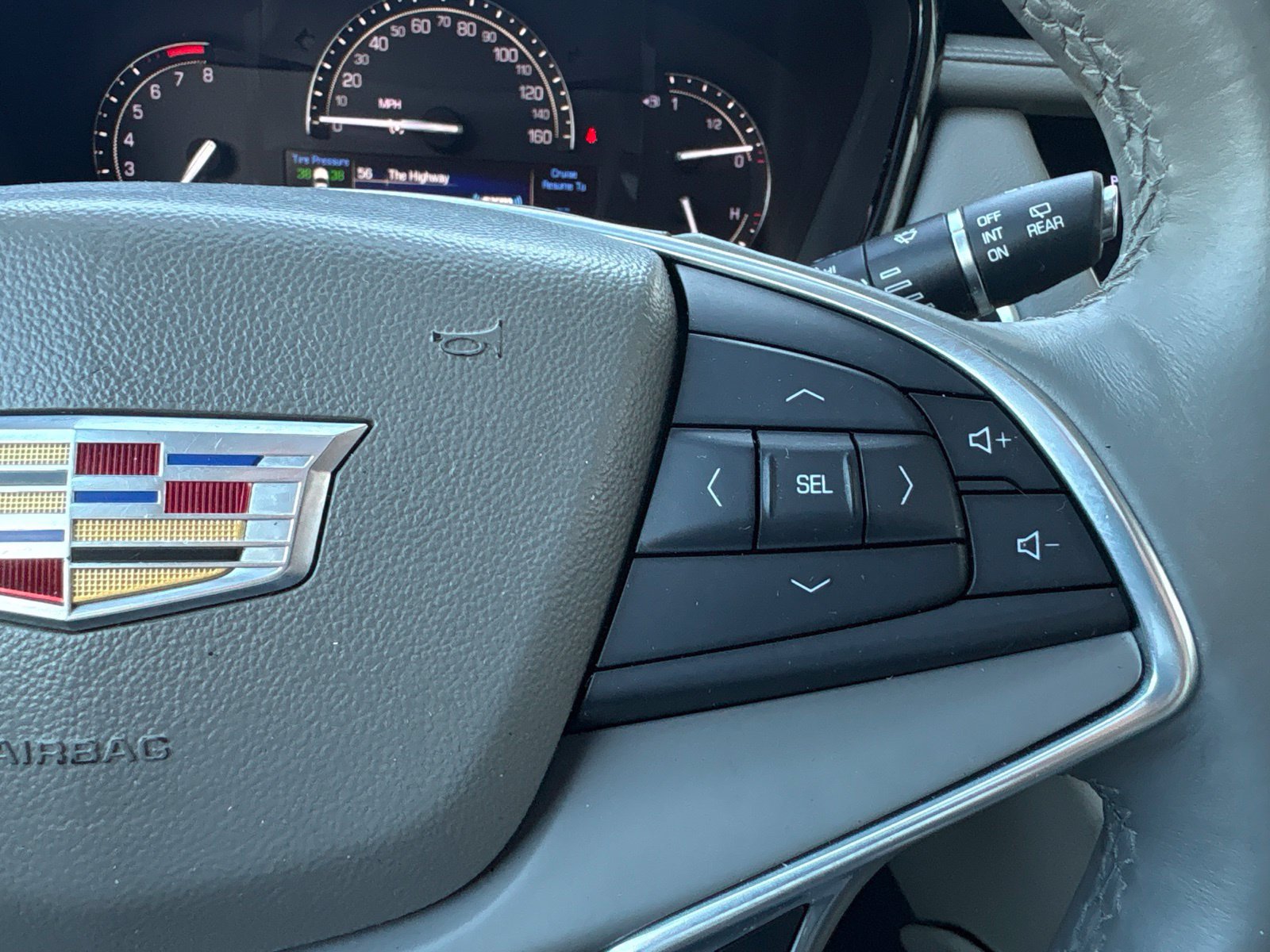 Used 2017 Cadillac XT5 Premium Luxury FWD image 38