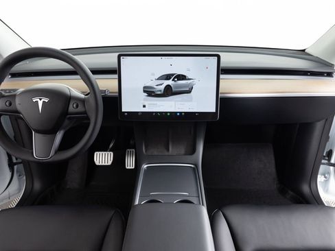Used 2023 Tesla Model Y Long Range image 36