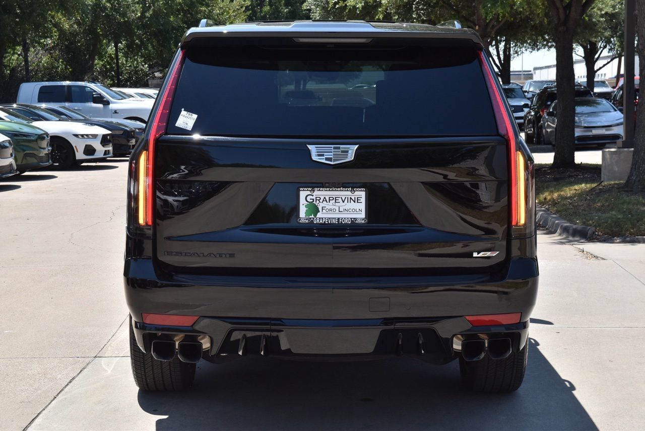 Used 2023 Cadillac Escalade V w/ LPO, ONYX Package AWD/4WD image 9