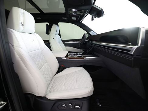 Used 2026 Cadillac Escalade Platinum Sport w/ LPO, Floor Liner Package image 10