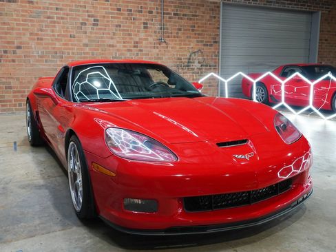 Used 2006 Chevrolet Corvette Z06 w/ Preferred Equipment Group RWD image 4