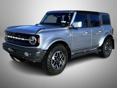 Used 2024 Ford Bronco Outer Banks image 9