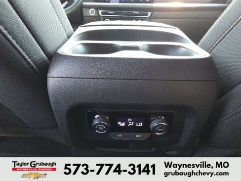 Used 2026 Chevrolet Traverse LT w/ Driver Confidence Package FWD image 30