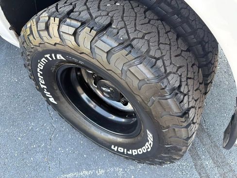 Used 2021 RAM 3500 Big Horn w/ Night Edition AWD/4WD image 11