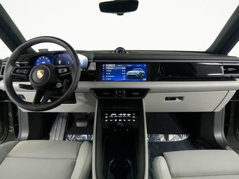 New 2026 Porsche Macan 4 Electric AWD/4WD image 32