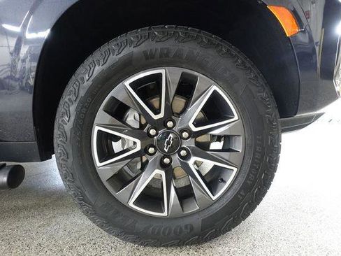 Used 2023 Chevrolet Tahoe Z71 w/ Luxury Package AWD/4WD image 32