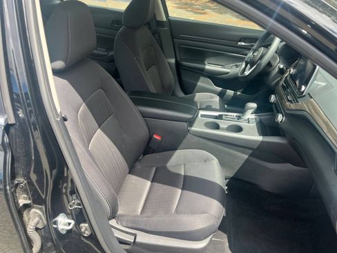 Used 2025 Nissan Altima 2.5 SV FWD image 36