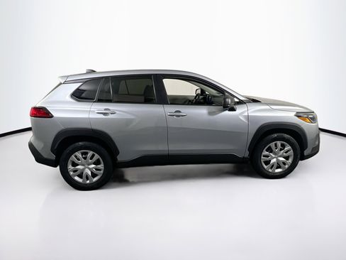 Used 2023 Toyota Corolla Cross L image 4