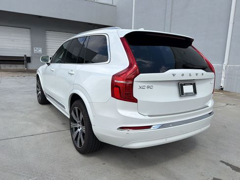Used 2024 Volvo XC90 T8 Plus w/ Protection Package Premier AWD/4WD image 3