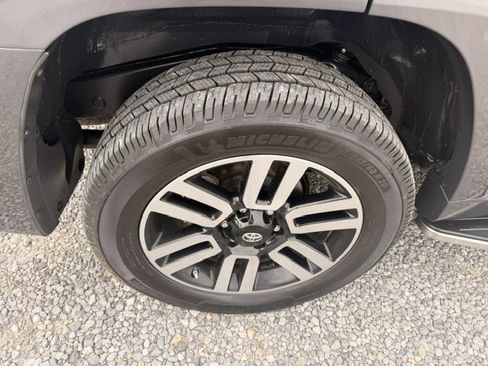 Used 2018 Toyota 4Runner Limited AWD/4WD image 13