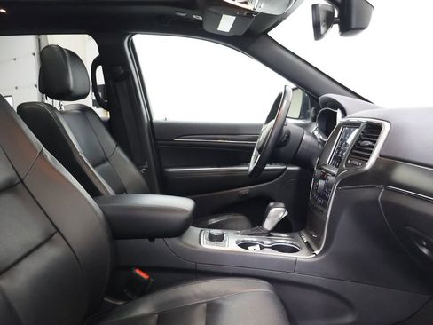 Used 2018 Jeep Grand Cherokee Limited image 21