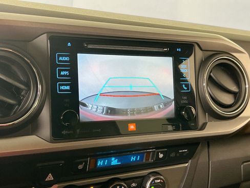 Used 2019 Toyota Tacoma Limited image 14