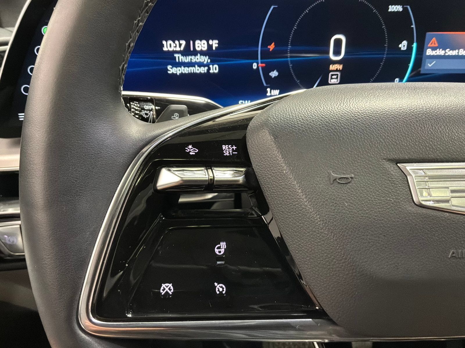 Used 2024 Cadillac Lyriq Sport AWD/4WD image 19