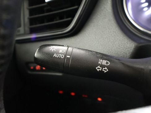 Used 2020 Nissan Rogue SV image 36