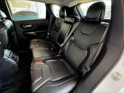 Used 2020 Jeep Cherokee Limited FWD image 19