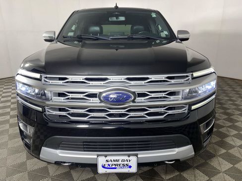 Used 2022 Ford Expedition Platinum AWD/4WD image 2
