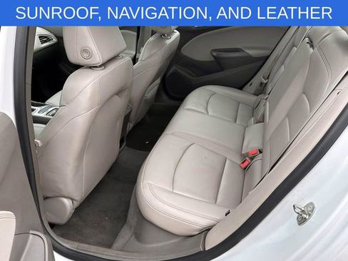 Used 2017 Chevrolet Cruze Premier image 11