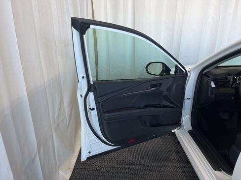 Used 2025 Toyota Camry LE FWD image 18