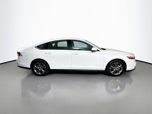 Used 2024 Honda Accord EX image 11