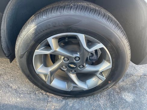 Used 2025 Chevrolet Trax LT image 28