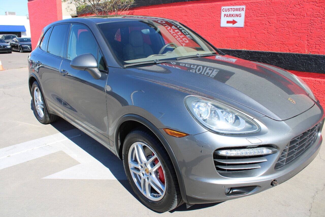 Used 2011 Porsche Cayenne Turbo AWD/4WD image 5