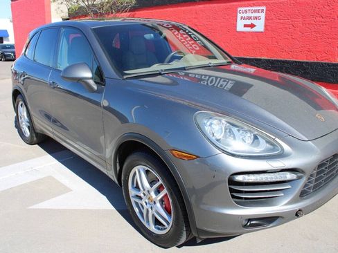 Used 2011 Porsche Cayenne Turbo AWD/4WD image 5