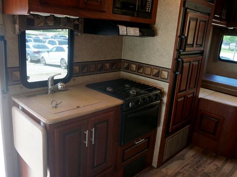 Used 2012 Mercedes-Benz Sprinter 3500 image 23