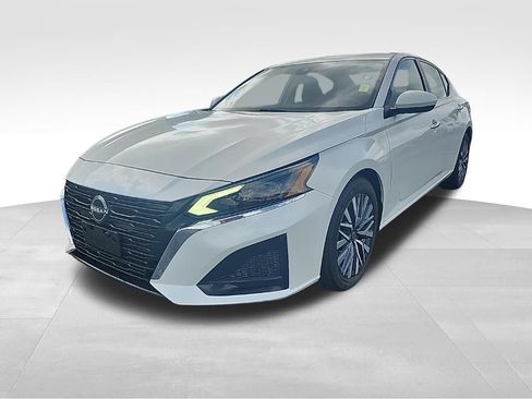 Used 2023 Nissan Altima 2.5 SV FWD image 16