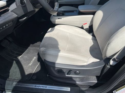 Used 2023 Nissan Ariya AWD image 12