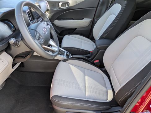 Certified 2026 Hyundai Venue SEL image 17