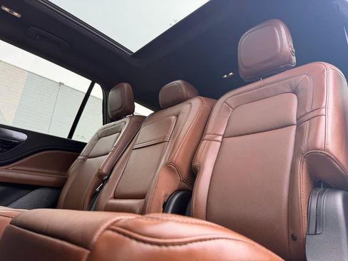 Used 2020 Lincoln Aviator Reserve w/ Equipment Group 201A AWD/4WD image 11