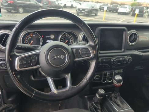 Used 2021 Jeep Wrangler Unlimited Sahara w/ Uconnect 4C Nav & Sound Group AWD/4WD image 10