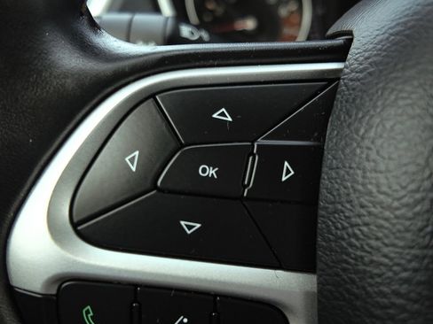 Used 2019 Jeep Compass Latitude w/ Cold Weather Group image 15