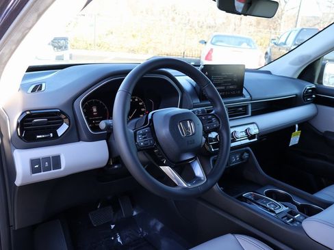 New 2025 Honda Pilot EX-L image 17